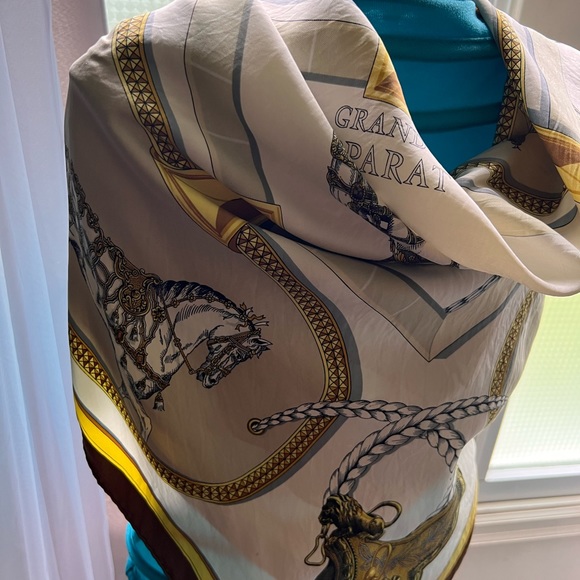 Hermes ‘Grand Apparat’ Scarf. 100% Silk.Equestrian motif. Artist Jacques Eudel. - Picture 9 of 15